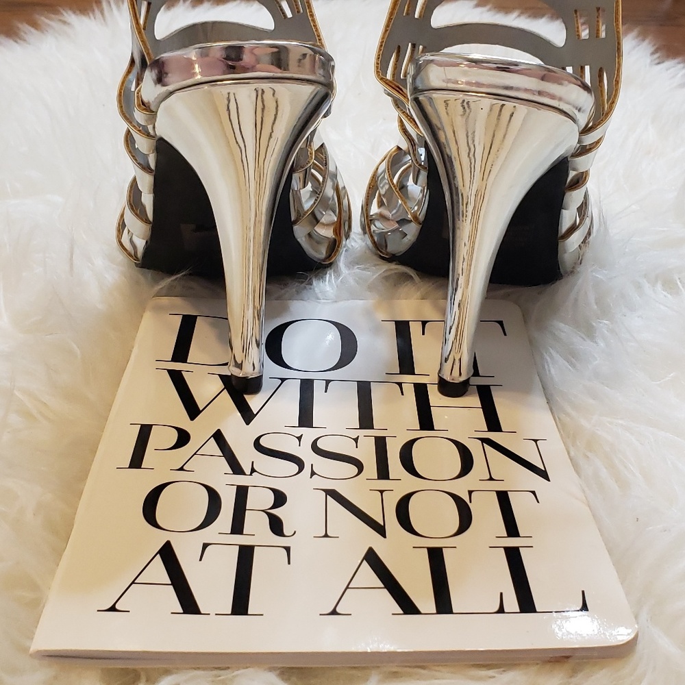 Heels - Picture 3 of 4